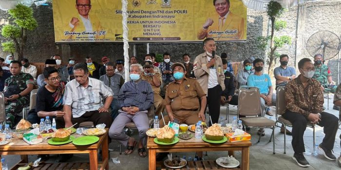 H Bambang Hermanto Anggota DPR RI di dampingi Kapolres Indramayu Indramayu AKBP M Lukman Syarif SIK, Dandim 0616 lndramayu Letkol lnf Teguh Wibowo