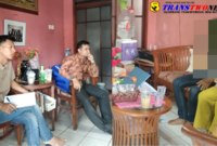 Ketua PBH DPC PERADI Sumedang, Ahmad Kamaludin, S.Sy., M.H., CH., CHT, bersama rekan-rekan advokat